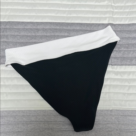 Beach Riot Black and White Bikini - Picture 7 of 7